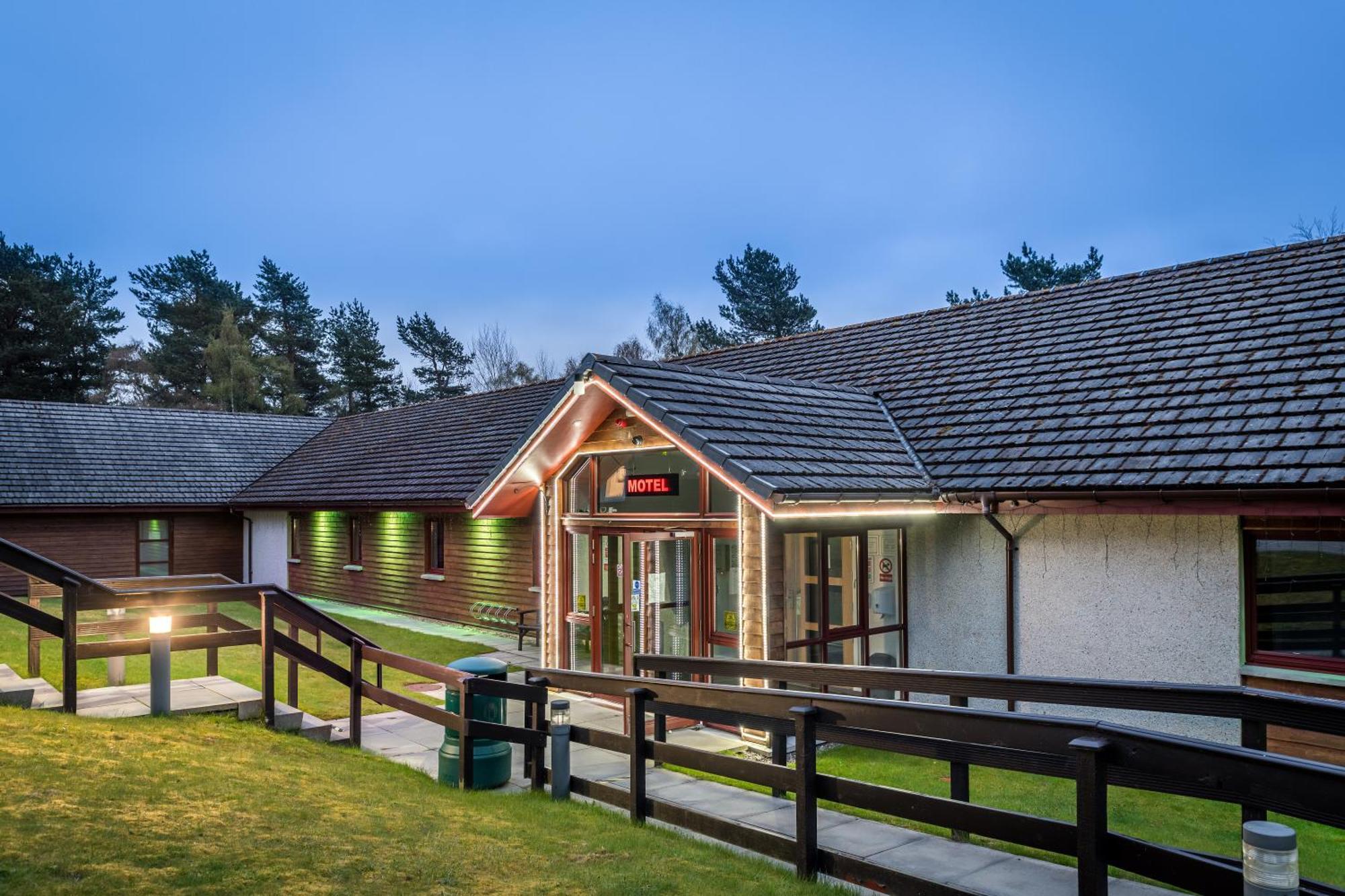 High Range Lodge Hotel Aviemore Exterior photo